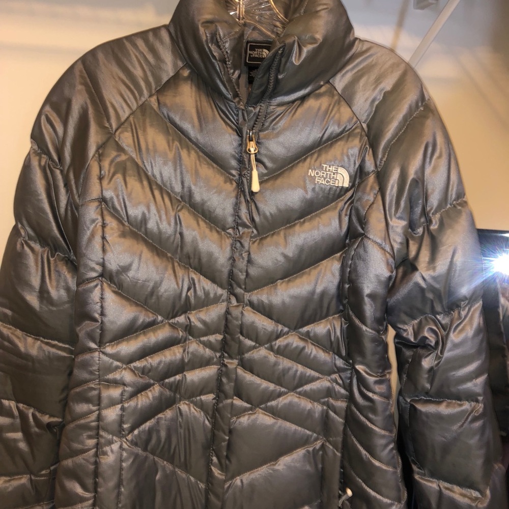 North Face Silver Women’s Puffer Jacket